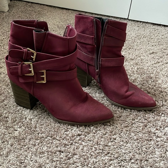 Maroon pointed toe boots - Picture 1 of 2